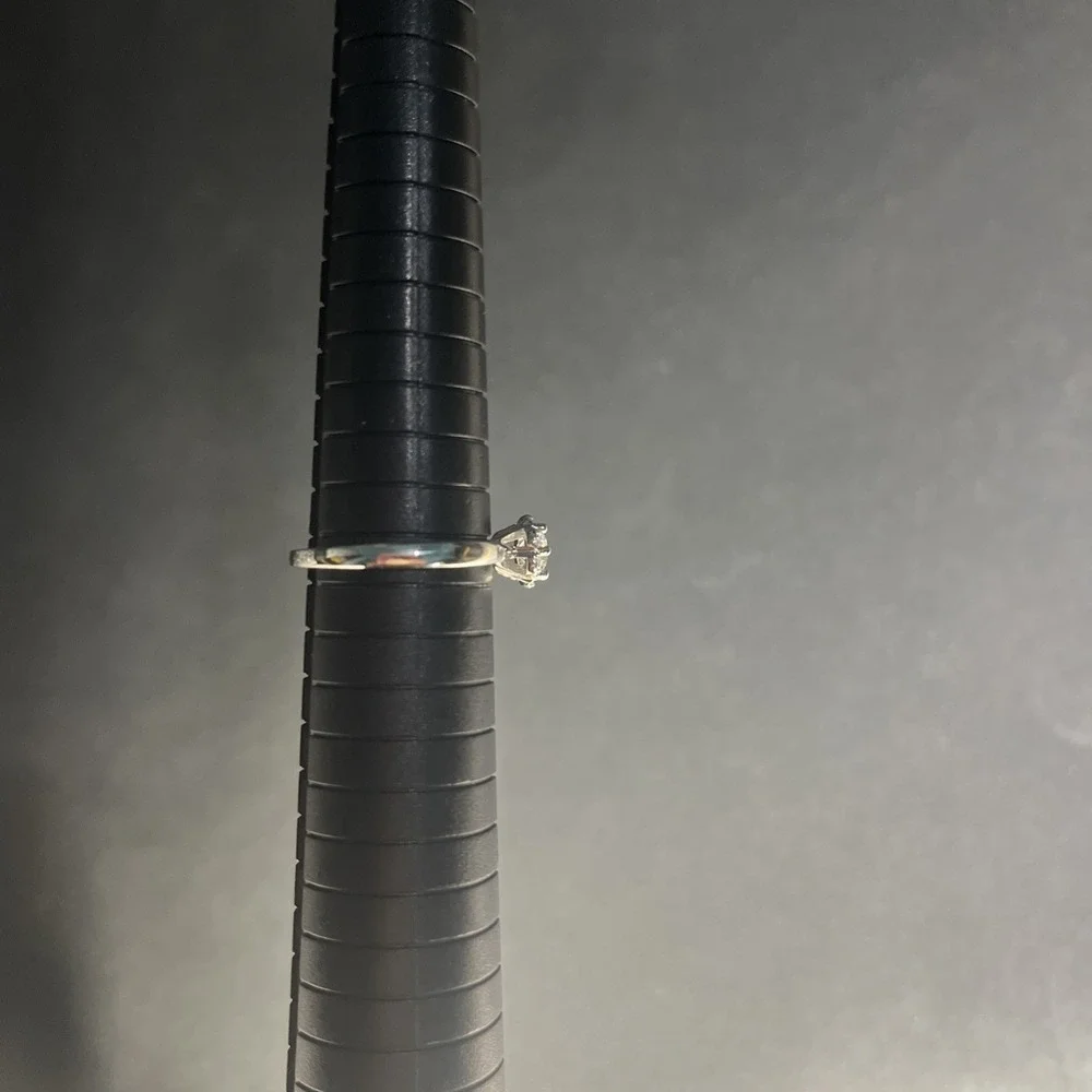 Size 8.5 925 Stamp‎ Sterling Silver Flower Ring Cz - Picture 5 of 7